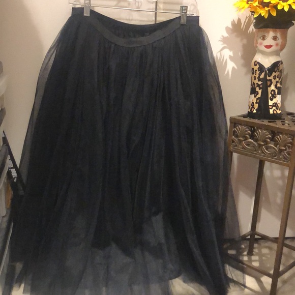 Vintage black, TULLE skirt A classic must have for for that special occasion. - Picture 3 of 8